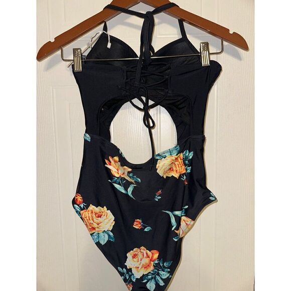 NWT Cupshe Black Floral Print Halter One Piece Vacation Swimsuit Size Small - Picture 4 of 16